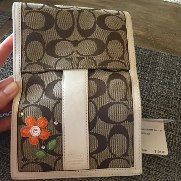 Coach Brown and White Canvas Wallet with Floral Embroidery - Picture 3 of 4